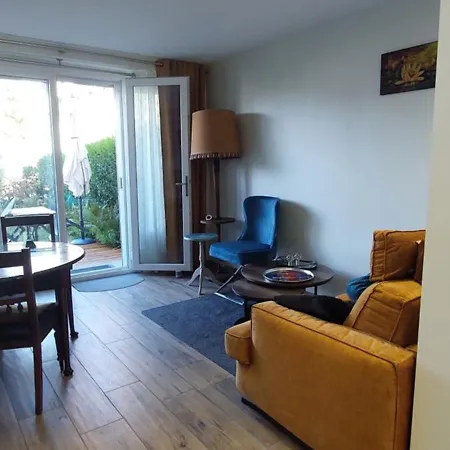 Le Petit Jardin De Notre-dame * 加来